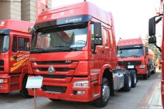 中國重汽 HOWO重卡 336馬力 6X4 牽引車(至強版 HW76)(ZZ4257N3247C1)