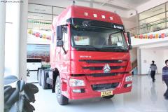 中國重汽 HOWO重卡 336馬力 6X4 牽引車(至強版 HW79)(ZZ4257N3247C1)