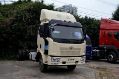 解放 J6L中卡 180馬力 4X2 排半載貨車(底盤)(CA5160XXYP62K1L5E)