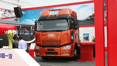 解放 J6P重卡 420馬力 4X2 牽引車(高端)